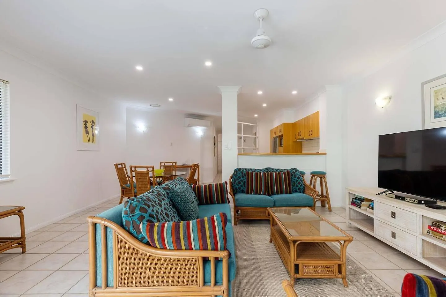 Ivy At Coral Horizons: A Retro Beachfront Locale Palm Cove Daire