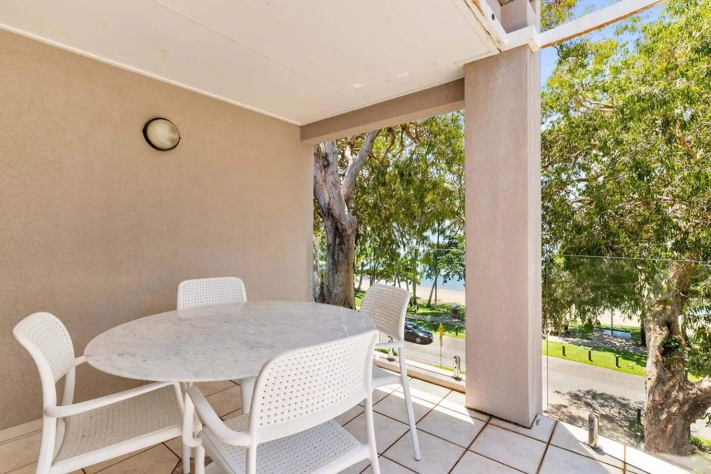 Ivy At Coral Horizons: A Retro Beachfront Locale Palm Cove 0*,  Australien